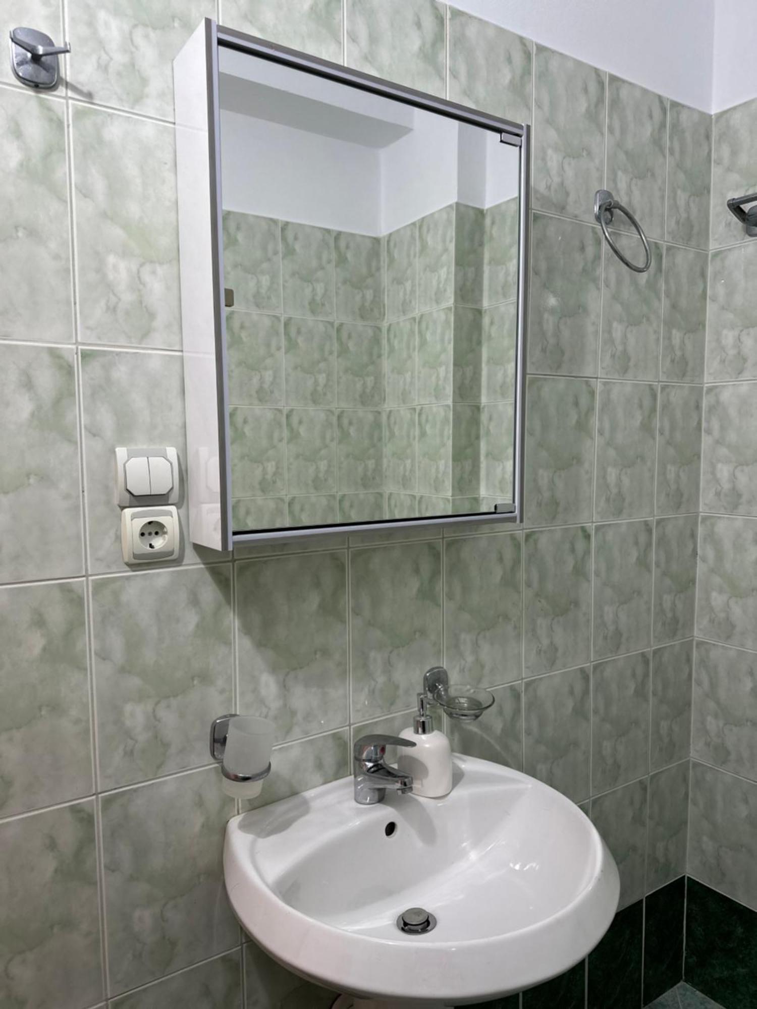 Vila Lemon Tree Sarandë Exteriör bild