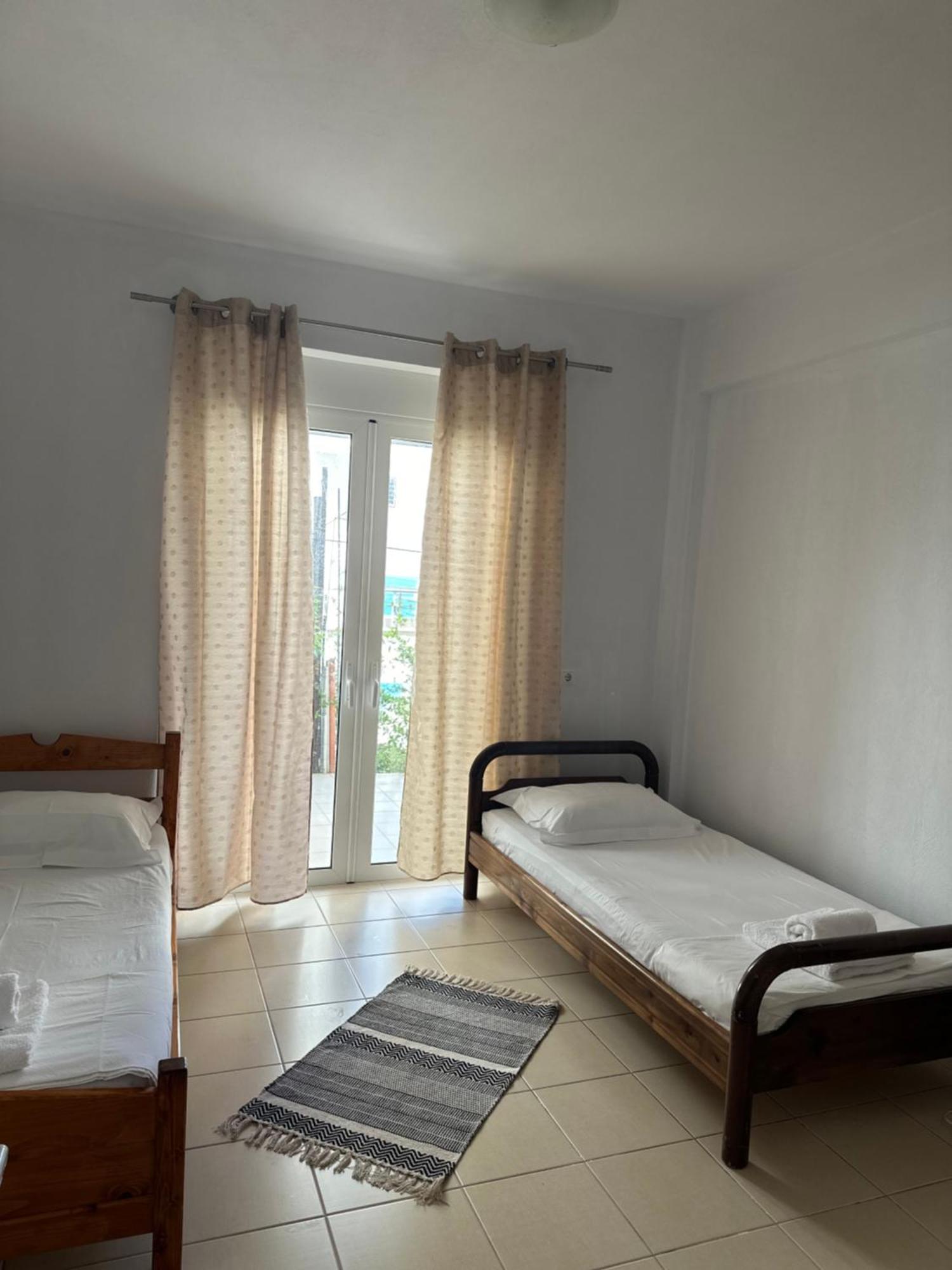 Vila Lemon Tree Sarandë Exteriör bild