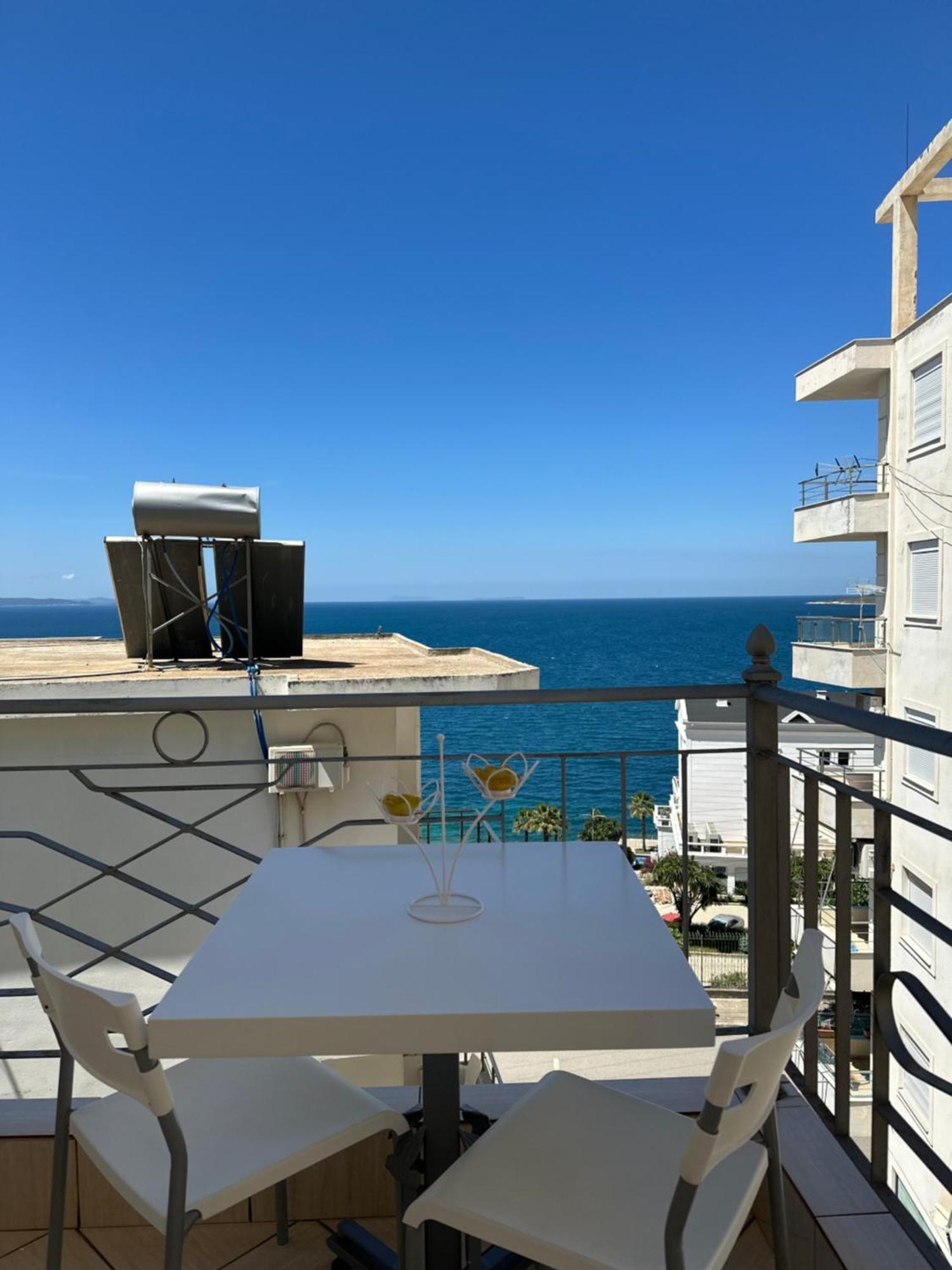 Vila Lemon Tree Sarandë Exteriör bild