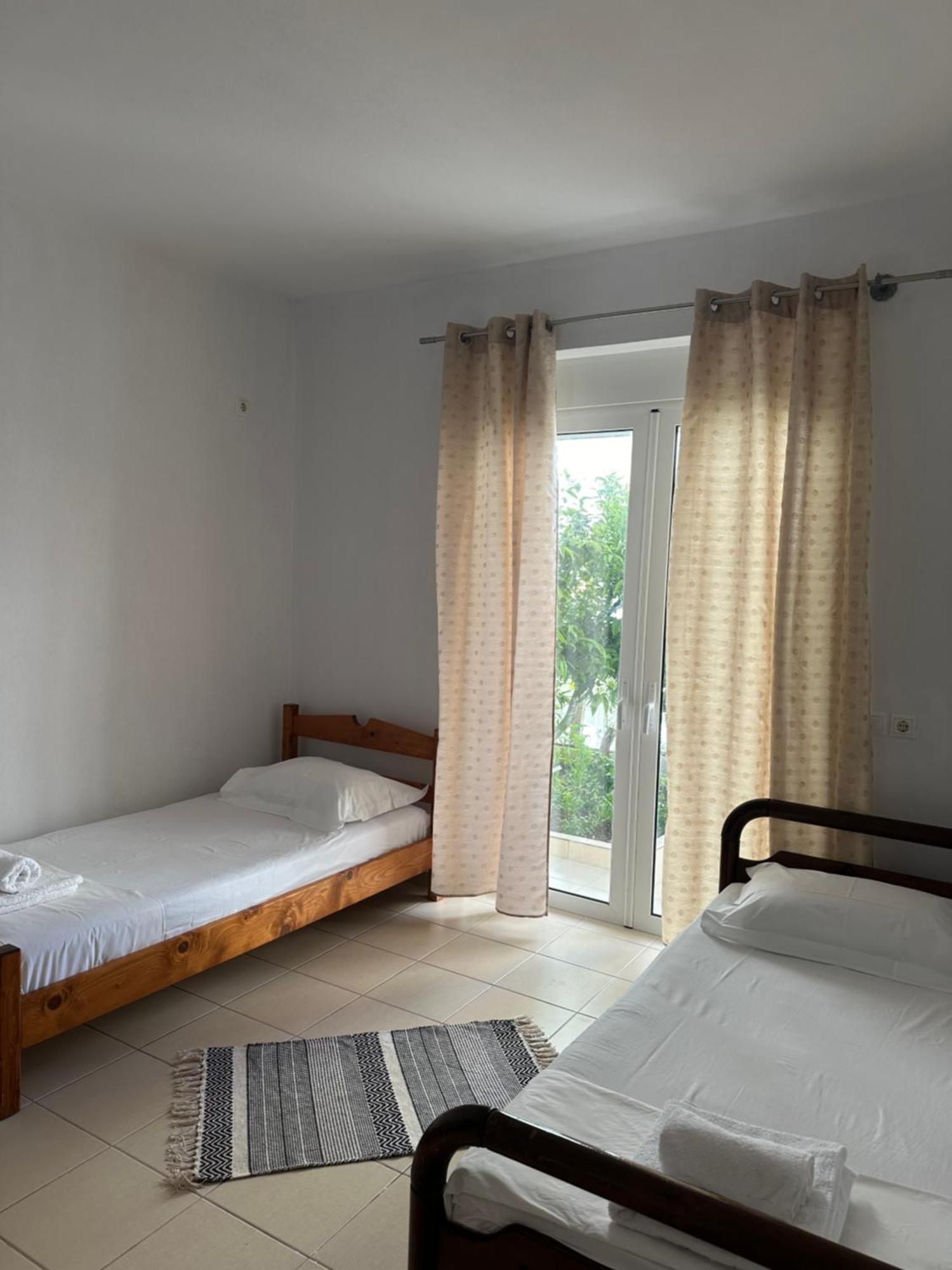 Vila Lemon Tree Sarandë Exteriör bild