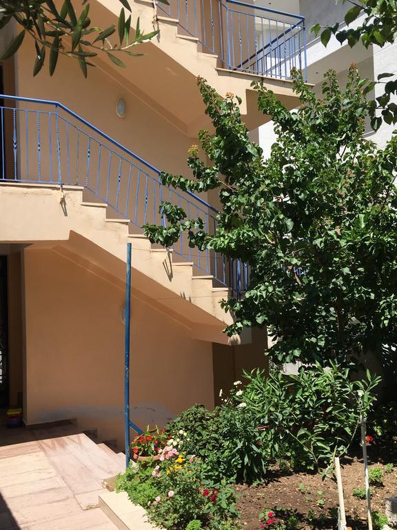 Vila Lemon Tree Sarandë Exteriör bild